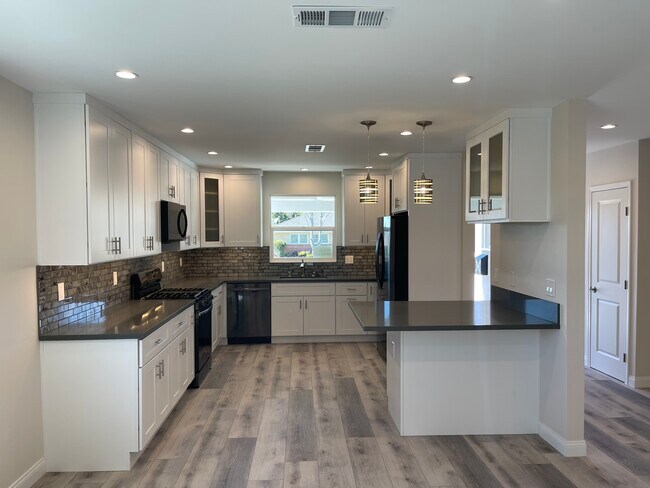 Foto del edificio - 2926 N Brighton St