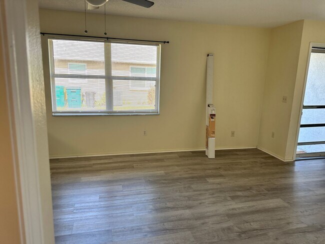 Building Photo - 11151 Pendleton Ave