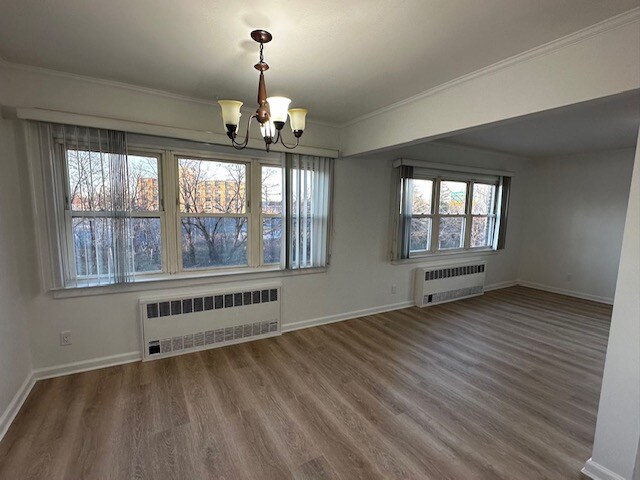 Foto principal - 88-10 St James Ave