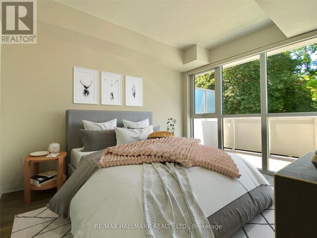 Photo du bâtiment - 2301 Danforth Ave