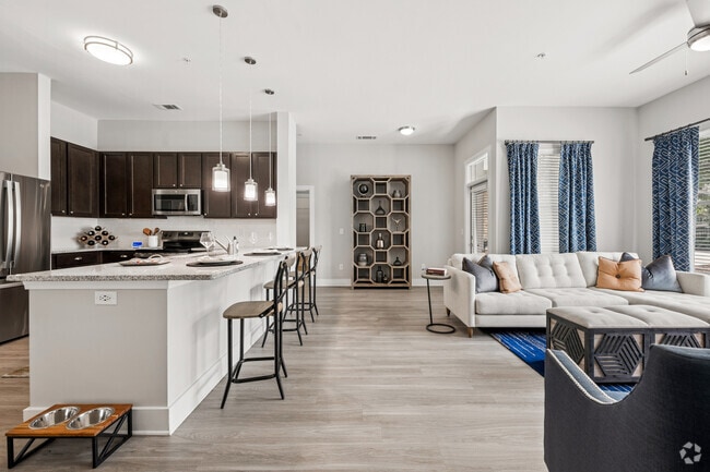 B4 2BR, 2BA - 1,278SF - Living Room - 1824 Defoor Apartments