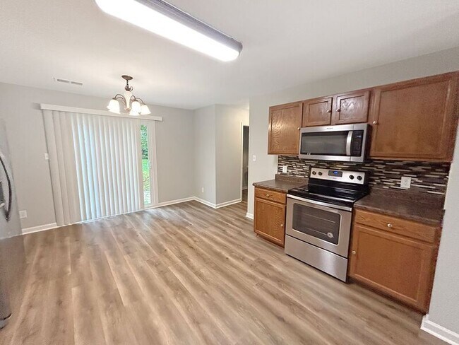 Building Photo - 165 Bayside Ln