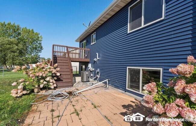 Foto del edificio - 3832 McIntosh Dr NW
