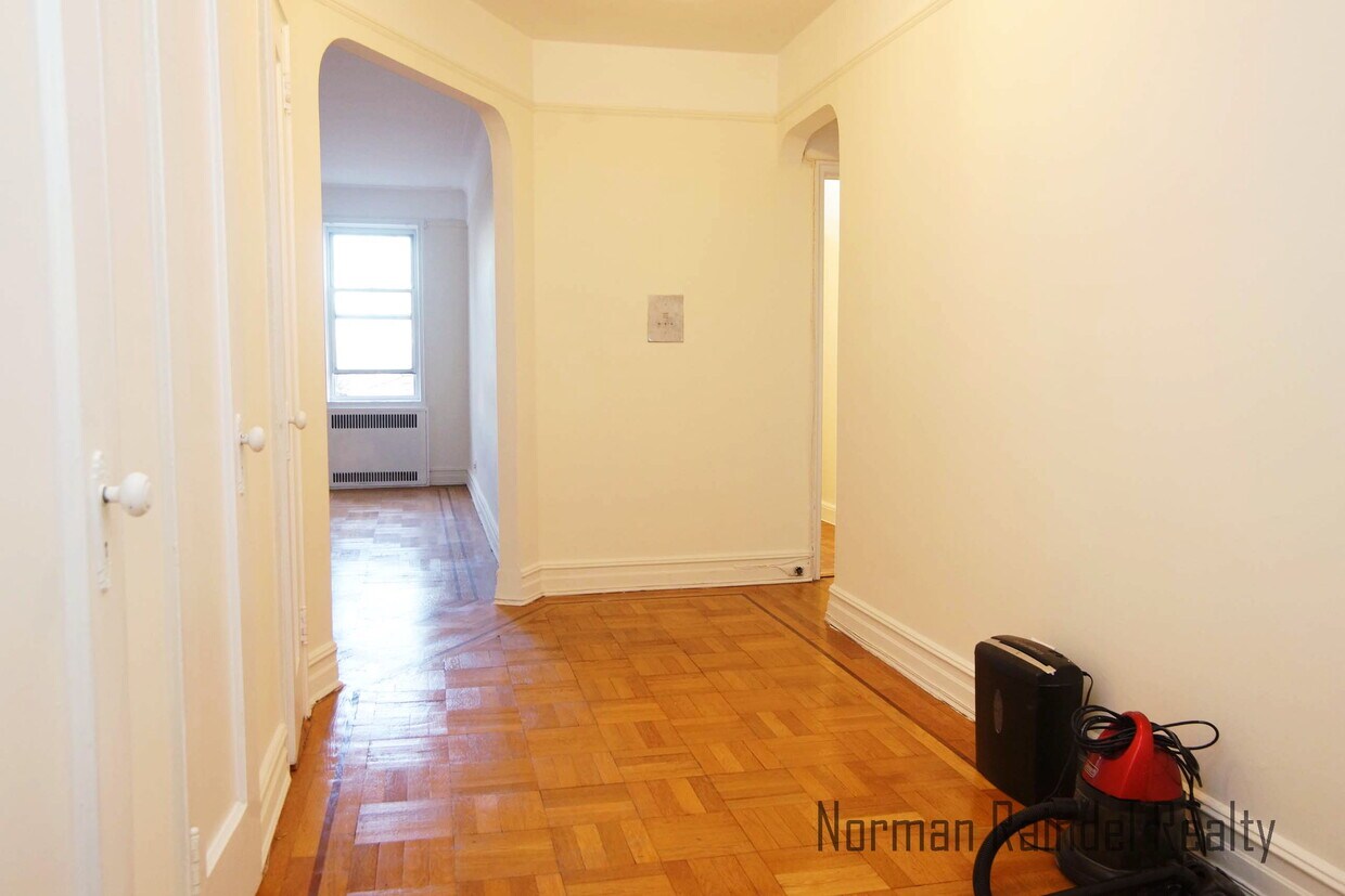 Primary Photo - 8201 4th Ave
