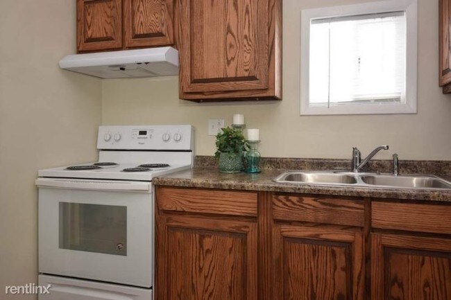 Building Photo - 1 br, 1 bath Apartment - 214 Peoria Street