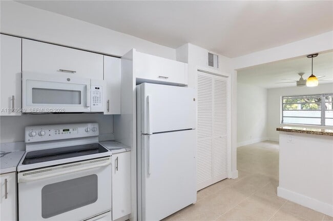 Photo - 129 SE 4th St Townhome