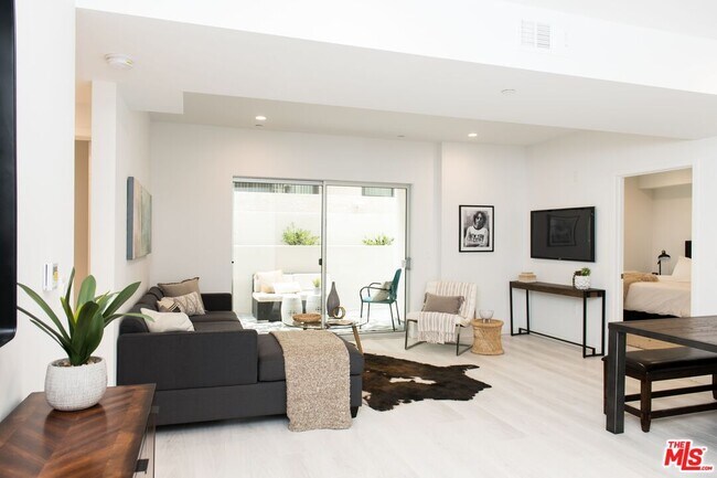 Foto del edificio - 625 S Barrington Ave