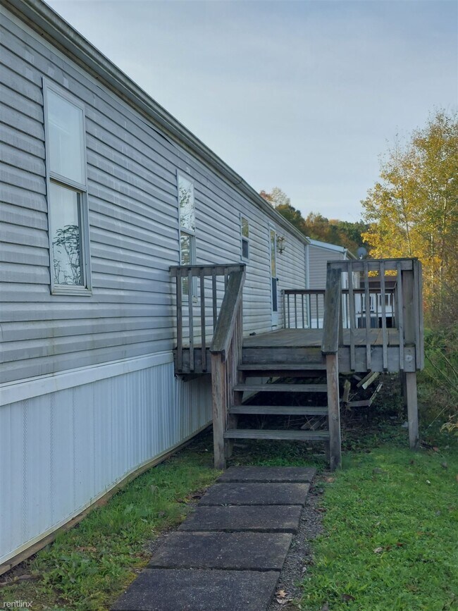 Foto del edificio - 225 Rustic Ridge Ln