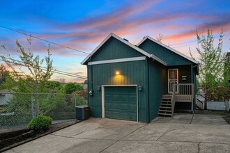 Building Photo - 8702 NE Glisan St
