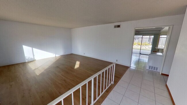Foto del edificio - Spacious 3 Bed / 2 Bath Goleta Home!