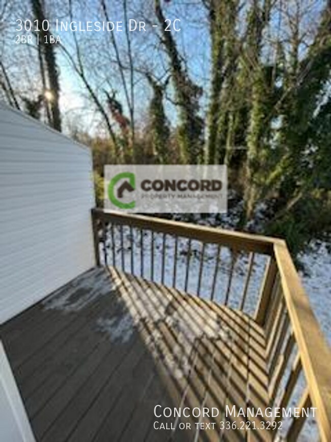 Building Photo - 3010 Ingleside Dr