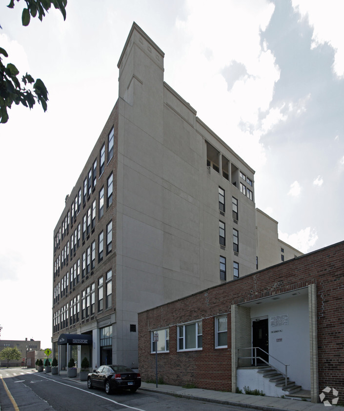 Primary Photo - Davenport Lofts