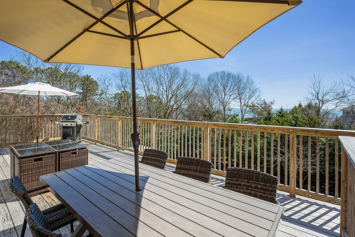 12 Hillover Rd E, Hampton Bays, NY 11946 House for Rent in Hampton