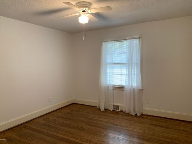 Photo - 1403 Brownlea Dr House