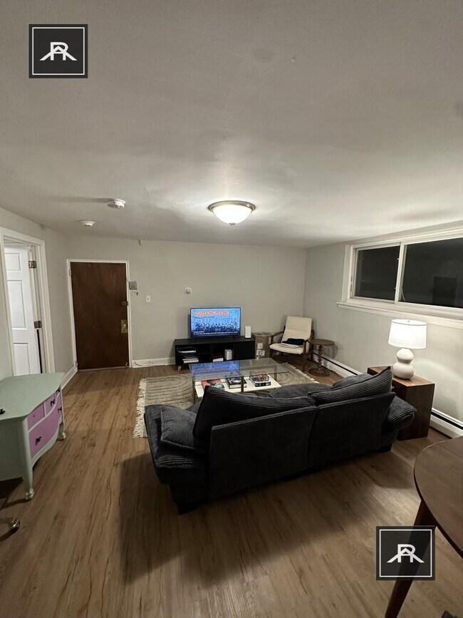 Foto del edificio - 3 bedroom in Brighton MA 02135
