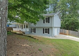 Building Photo - 1301 Daniel Ln
