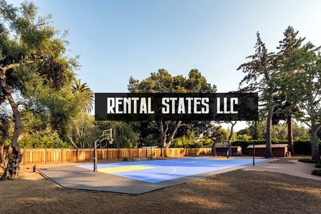 Building Photo - 4 bedroom in Atherton CA 94027