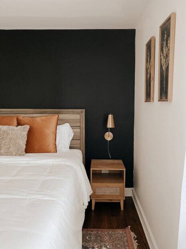 Foto del edificio - Cozy Mid-Century Modern House, walk to Sta...