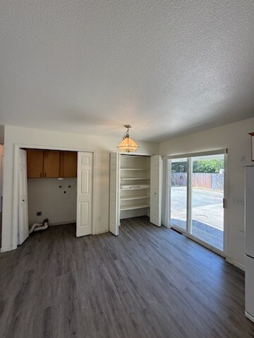 Foto del edificio - 2350 Howland Hill Rd