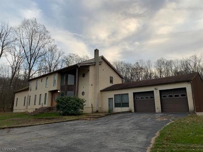 Primary Photo - 281 Brass Castle Rd