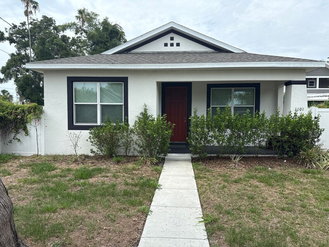 Primary Photo - Beautiful 3 bedroom home near Downtown St ...