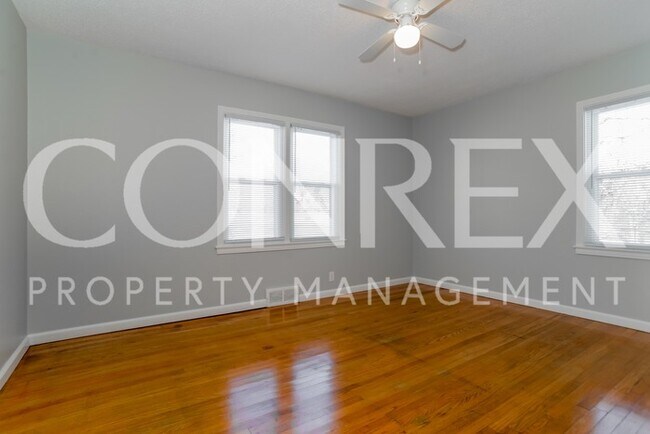 Building Photo - Spacious 4 Bedroom Ranch Home!