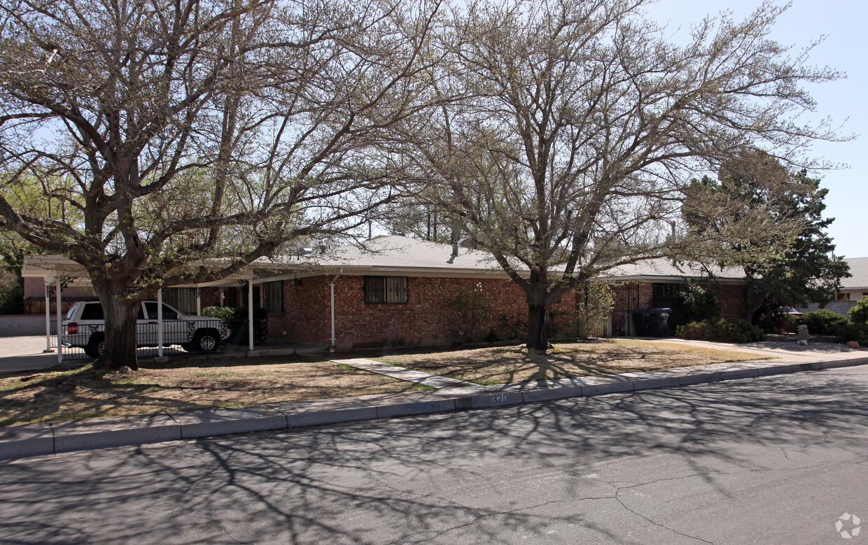 Building Photo - 314-320 Alvarado Dr NE