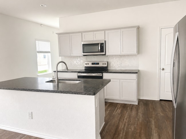 Building Photo - 5207 Twin Acorn Ct