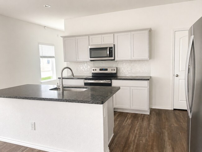 Foto del edificio - 5207 Twin Acorn Ct