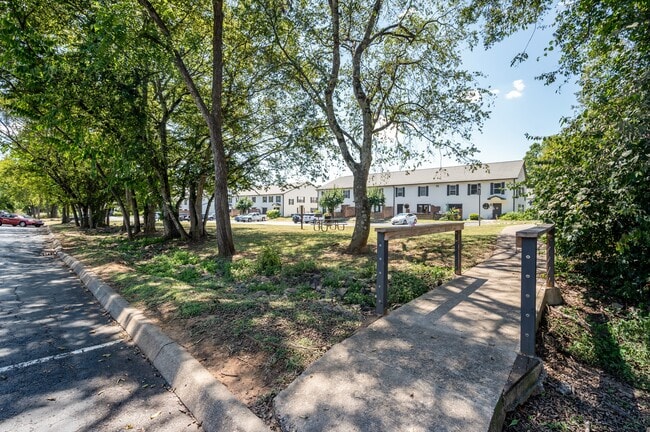 Building Photo - Smoky Crossing Apartment Homes