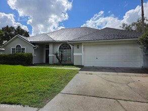 Building Photo - 2071 Thornhill Drive