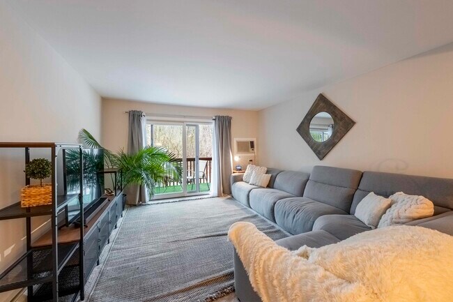 Foto del edificio - 200 Willow Ln