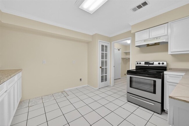 Photo - 6415 Grandvale Dr House