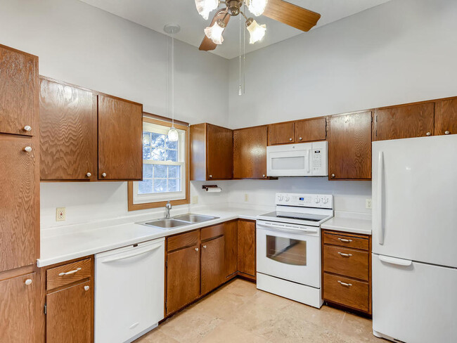 Newer kitchen appliances and plenty of storage - 7301 W 109th St