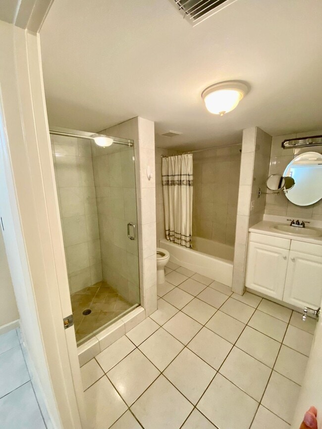 Building Photo - 5900 Camino Del Sol