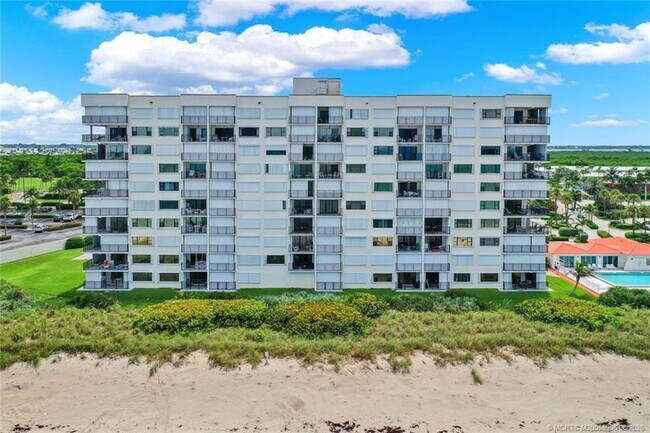Foto del edificio - 9490 S Ocean Dr