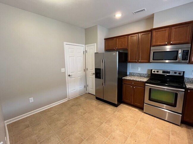 Building Photo - 8206 Yaxley Hall Dr
