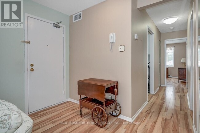 Building Photo - 8 Stonehill Ct