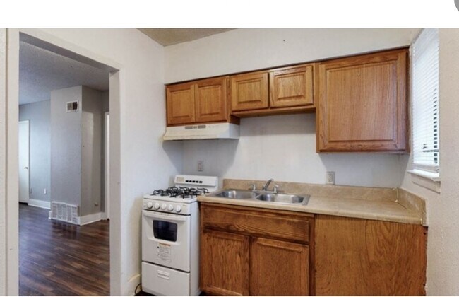 Foto del edificio - 2740 Ketchum Rd