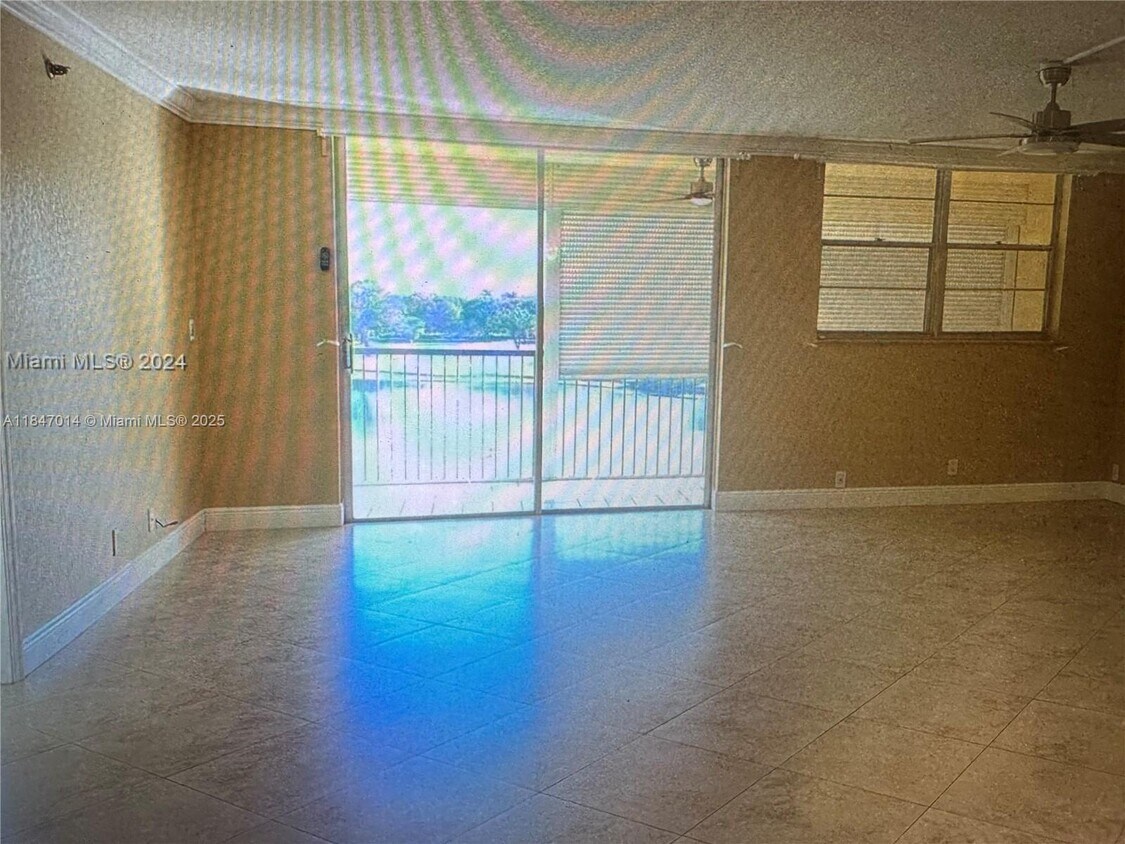 Foto principal - 3100 W Rolling Hills Cir