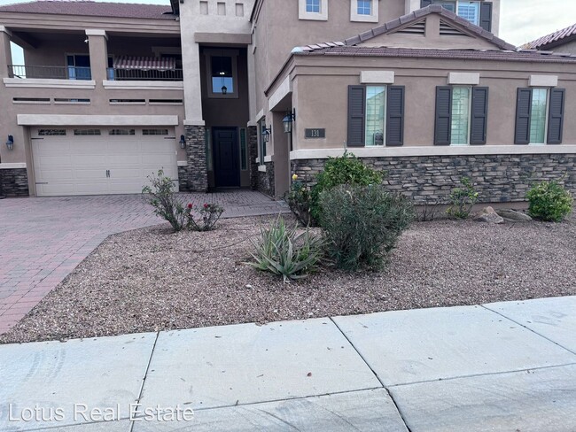 Foto del edificio - 6 br, 4.5 bath House - 131 E Havasu Pl.