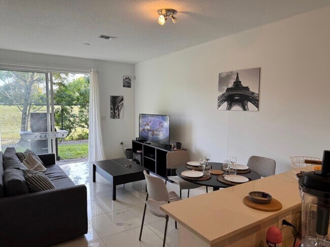 Foto del edificio - 3596 NW 13th St