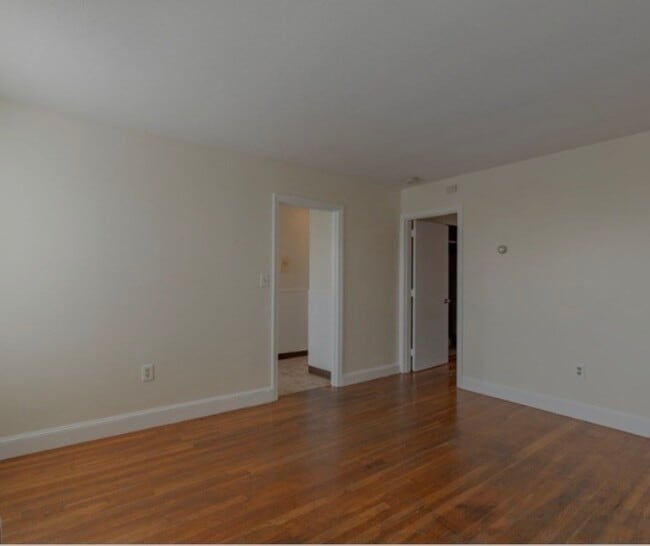 Building Photo - 132 Emerson St