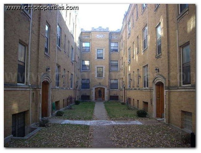 Foto del edificio - 2237 N Bissell St