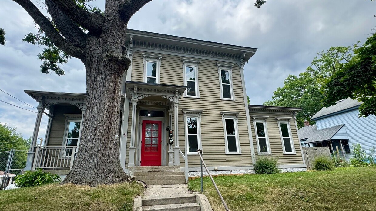 Foto principal - 51 Caledonia St NE