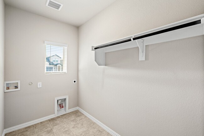 Building Photo - 3300 Sedge Grass Dr