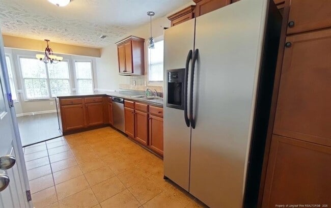 Foto del edificio - 472 Collinwood Dr