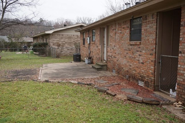 Foto del edificio - 5606 Applewood Dr
