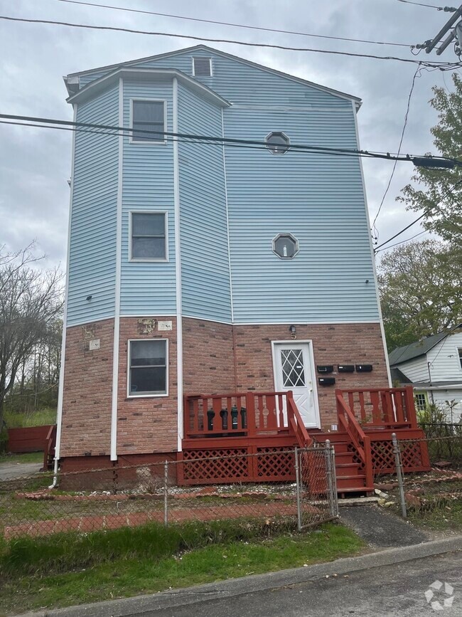 Building Photo - 5 Webster Pl