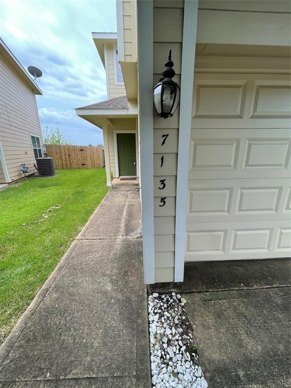 Primary Photo - 17135 Oakwood Chase Dr